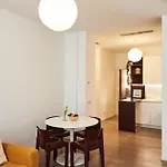 Elegant In The Center Of Apartmán