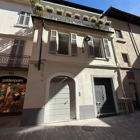 Elegant In The Center Of Apartment *