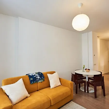 Elegant In The Center Of Apartment Como
