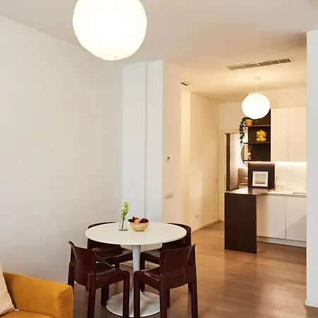 Elegant In The Center Of Apartment