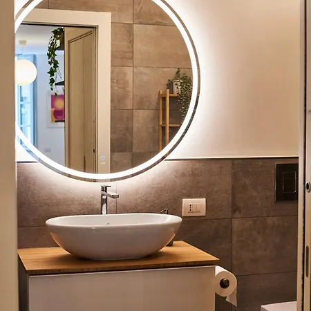 Elegant In The Center Of Apartment *