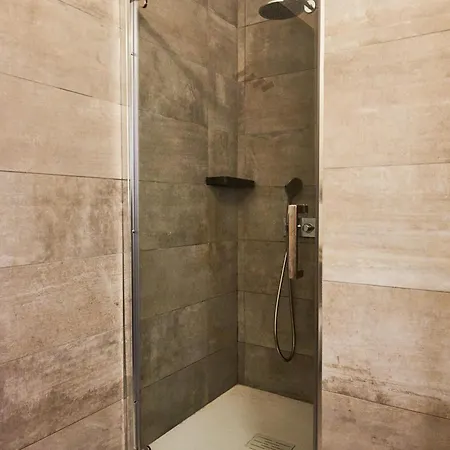 Elegant In The Center Of Apartment Como