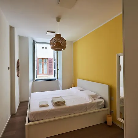 Elegant In The Center Of Apartment Como