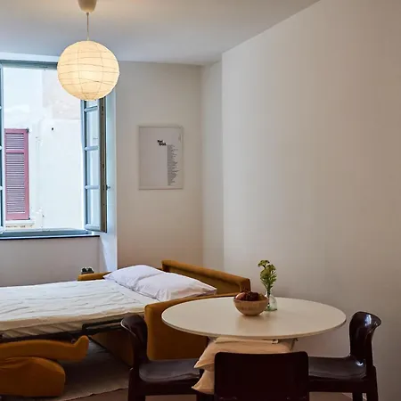 Elegant In The Center Of Apartment