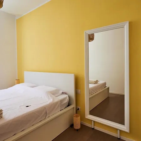 Elegant In The Center Of Apartment Como